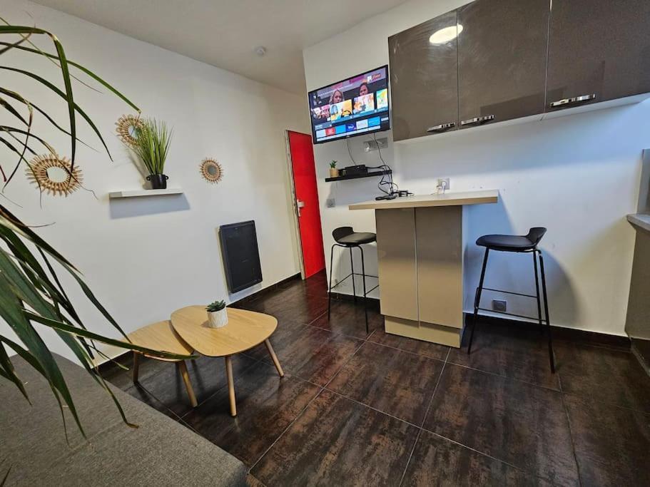 Appartement Proche Metro Paris Pantin Exterior foto
